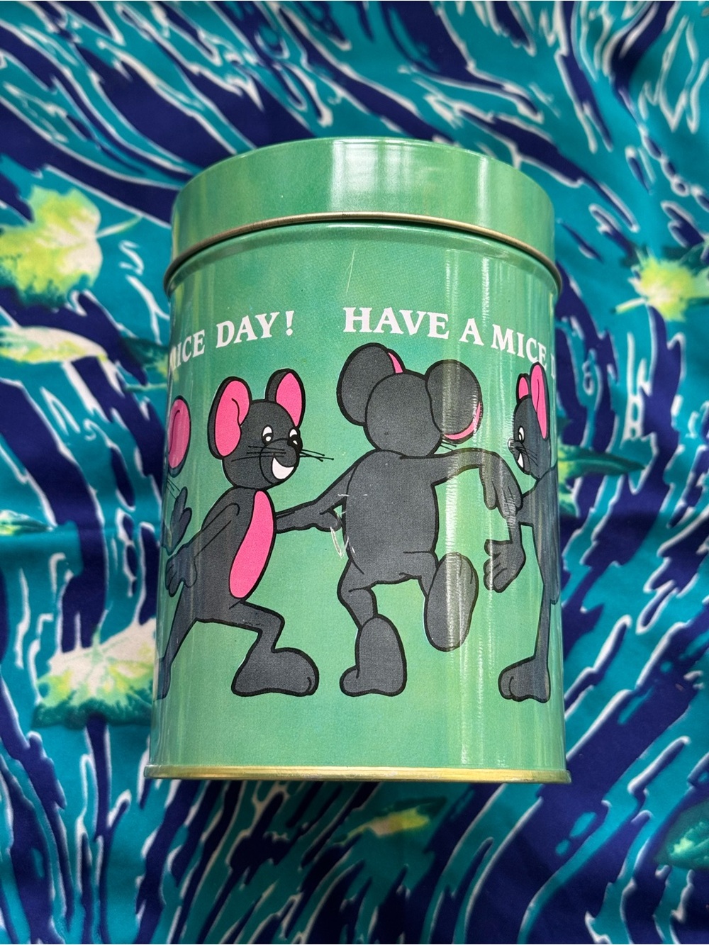 🐭3/$15 Listings🐭FREE WITH PURCHASE🐭Vintage “Have a Mice Day” Cannister🐭